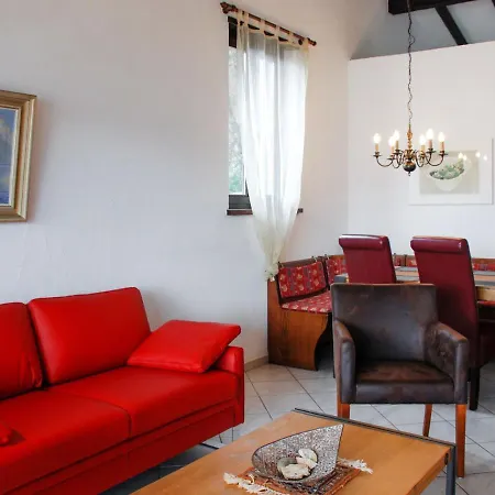 Miralago - Utoring Apt- B19 By Interhome